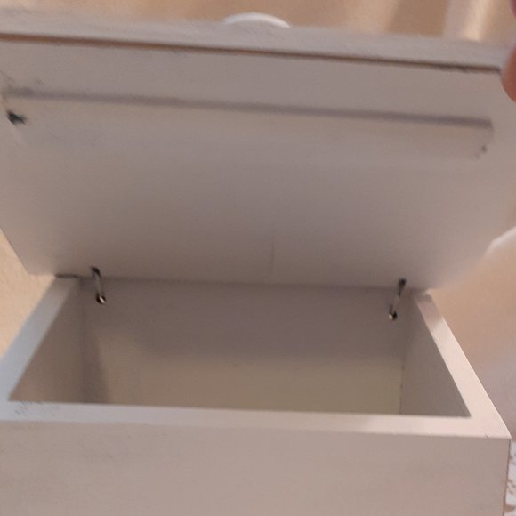 FARMHOUSE SALT BOX (Handcrafted) - Picture 2 of 5